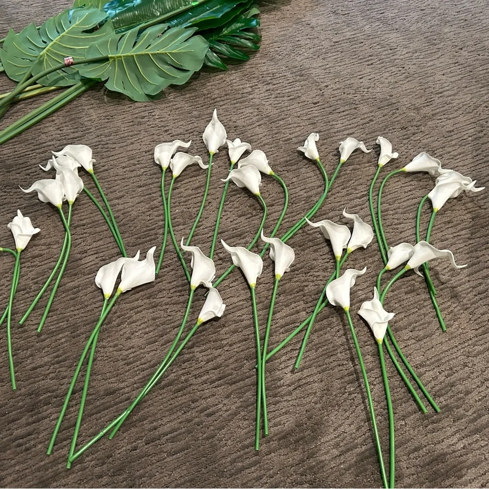 Chic White Calla Lily Faux Floral Arrangement - Picture 4 of 9